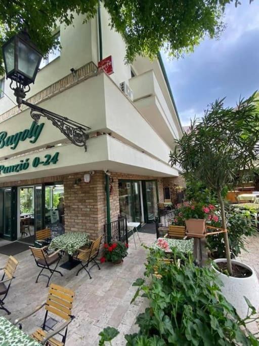 Bumblebee Apartment With Ac Budapest Exterior foto