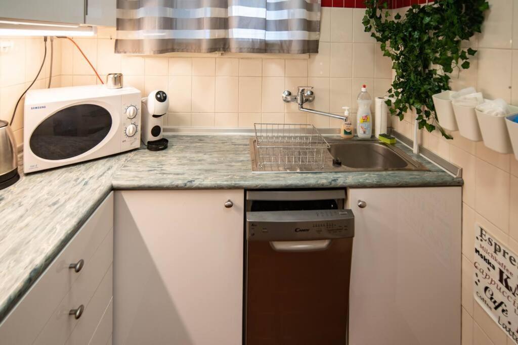 Bumblebee Apartment With Ac Budapest Exterior foto